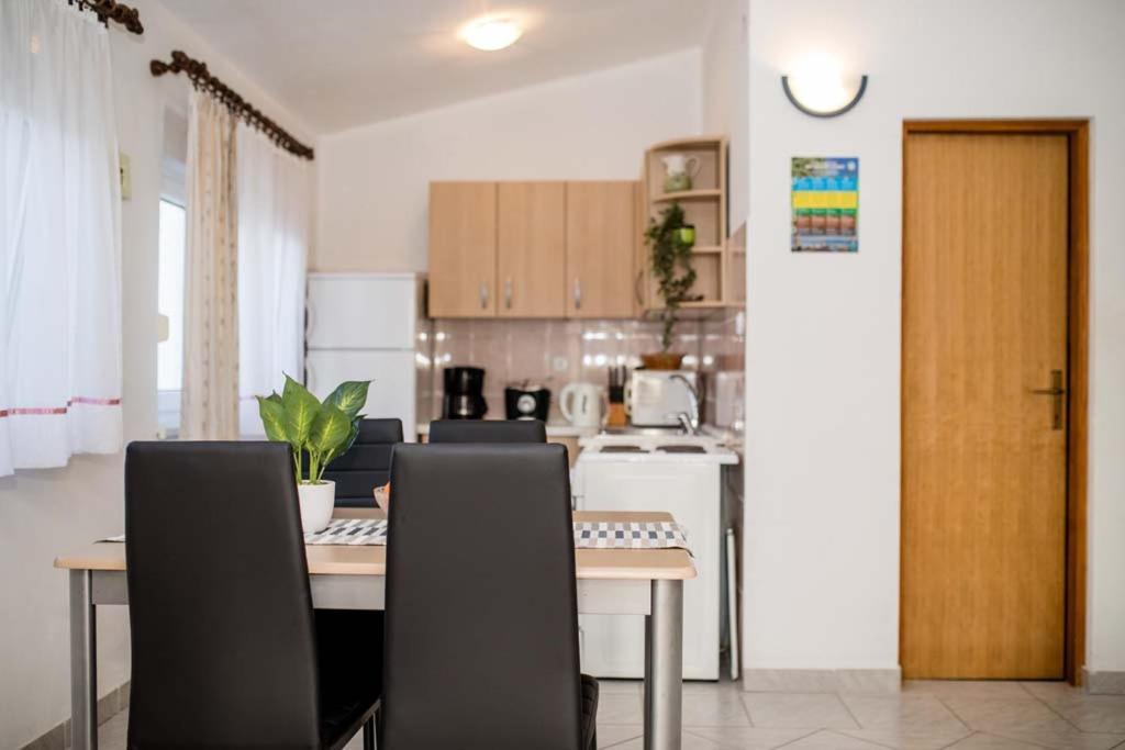 Apartmani Luka Banjol Ngoại thất bức ảnh